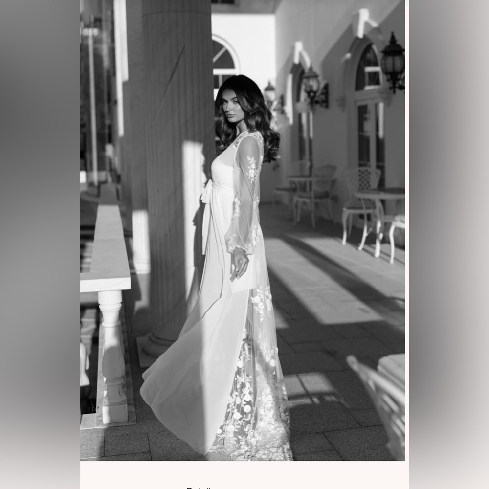 Bridal Robe from Le Rose - Picture 4 of 7